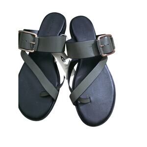 Sanctuary Olive Green Thong Sandals 9 Buckle Strap Memory Foam NEW Eco Smart
